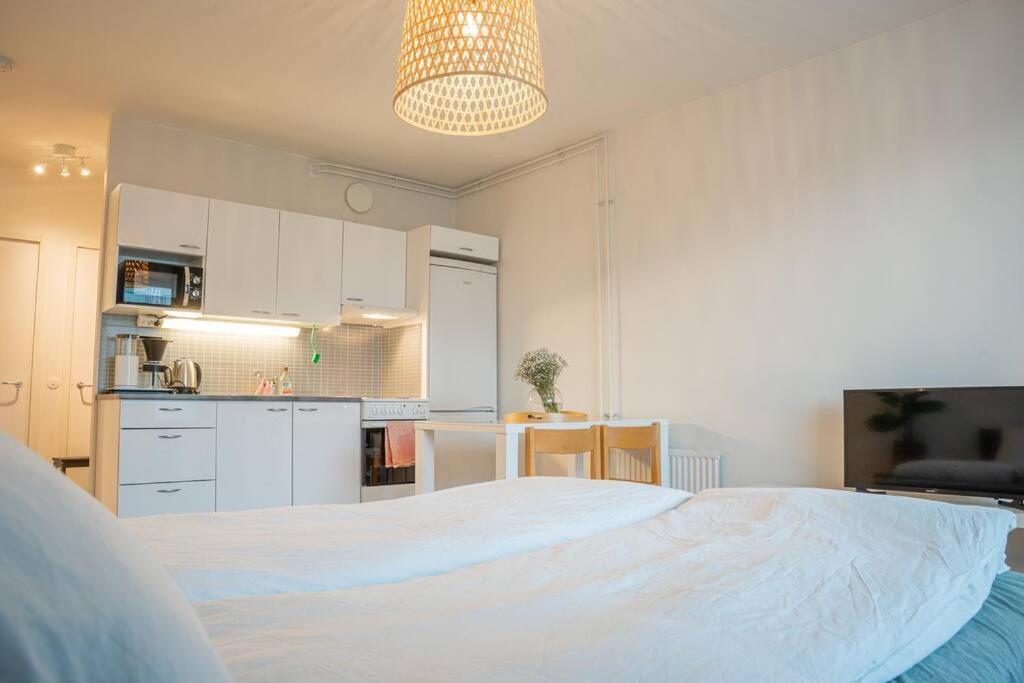 Arctic Downtown Dream: Cozy City Studio روفانييمي المظهر الخارجي الصورة